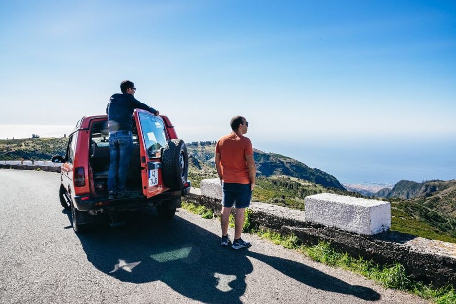 Madeira: Half-Day Pico Arieiro Jeep Tour - Pico do Arieiro at 1,818 meters, the “why” of this tour