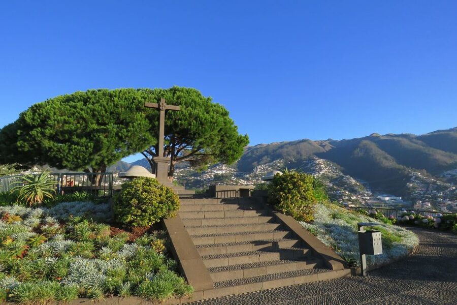 Madeira : Nun's Valleys and Pico Areeiro 4X4 Tour - The 4-hour 4X4 route that turns Funchal into a view deck