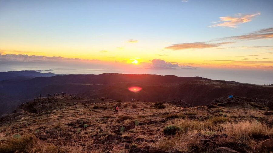 Madeira: Pico do Areeiro Sunrise Tour - Getting picked up early, and why the small group feels better