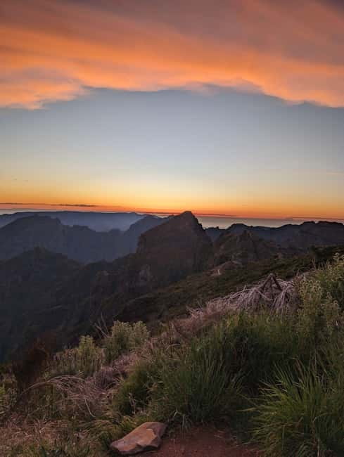 Madeira: Pico do Arieiro Sunset with Optional Dinner - Golden Hour at Pico do Arieiro, With Food Waiting Below
