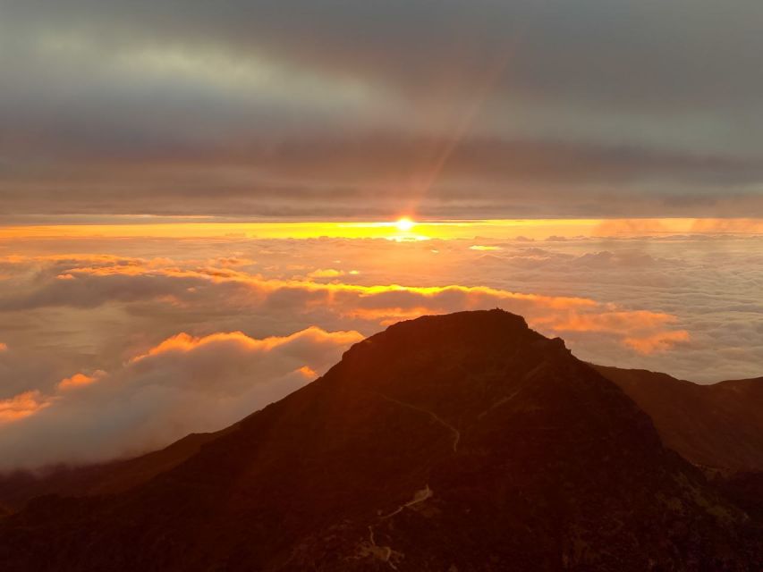 Madeira: Pico Ruivo Guided Sunrise Hike with Hotel Pickup - Sunrise at Ruivo Peak: when the timing feels like magic