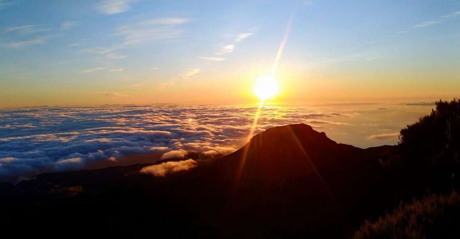 Madeira: Pico Ruivo Guided Sunrise Hike with Hotel Pickup - The dark-sky start: head torches and Milky Way time