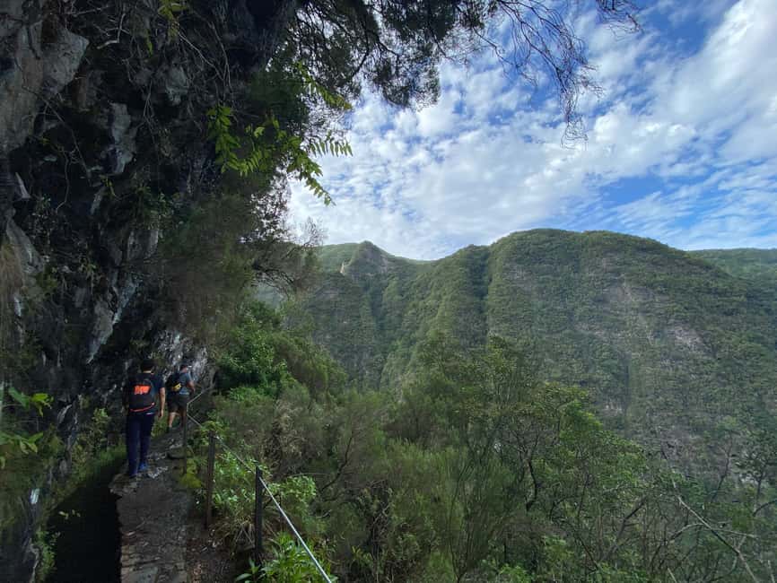 Madeira: PR 9 - Levada do Caldeirão Verde Hike Transfer - Caldeirão Verde lake and the waterfall finish: the payoff, with one small caution