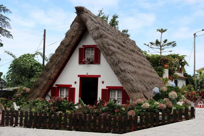 Madeira: Santana Jeep Safari and Balções Levada Walk - One 8-hour loop through eastern Madeira’s biggest hits