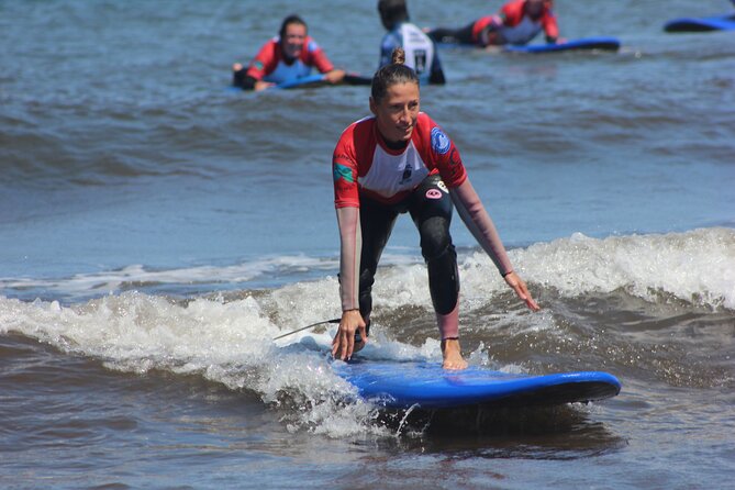 Madeira Surfing Lessons - Aroundfreedom Surf School - 1h30 of water practice, coached for stand-up attempts