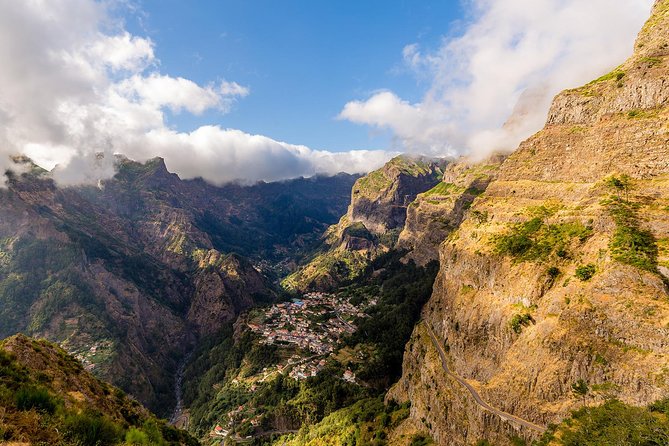 Madeira Valley of the Nuns Tour - Entering the Nuns Valley, from above