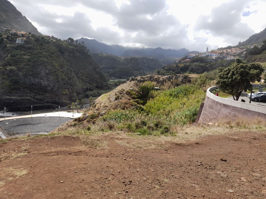 Madeira: West and East Madeira Top Highlights Tour - Cabo Girão Skywalk at 580 metres: the late-day payoff