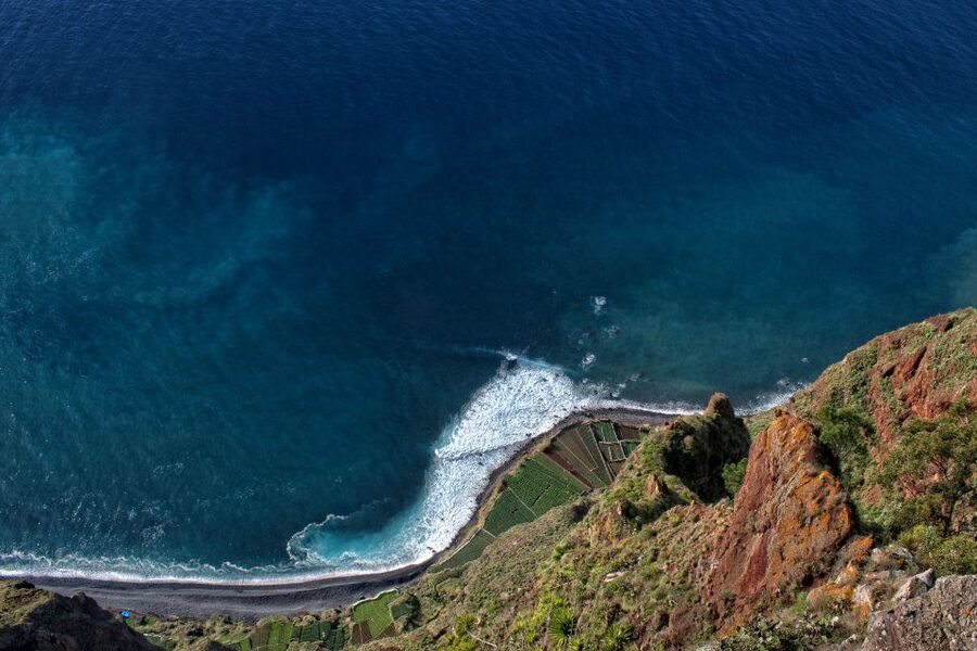 Madeira: Western Madeira Guided Trip & Fanal Mystic Forest - Seixal and Véu da Noiva: Cliffs Above Water, Then a Waterfall Finale