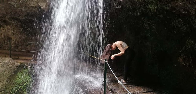 Madeira: Wet your hair in the amazing Levada Nova / Moinhos - What you are really doing on the Moinhos levada walk