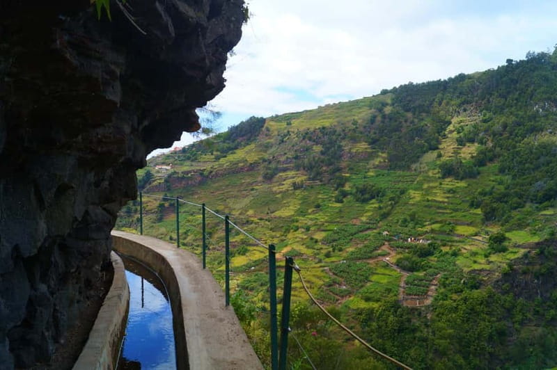 Madeira: Wet your hair in the amazing Levada Nova / Moinhos - Midday and afternoon in Ponta do Sol: sea break done right