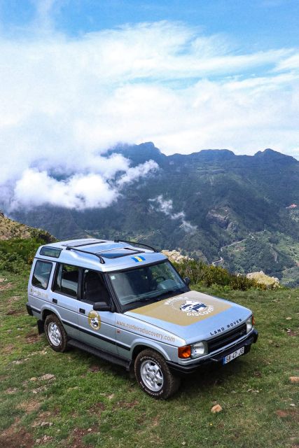 Madeira Wild West 4X4 Tour Safari - Off-road in laurissilva: Land Rover Discovery and the real Madeira texture