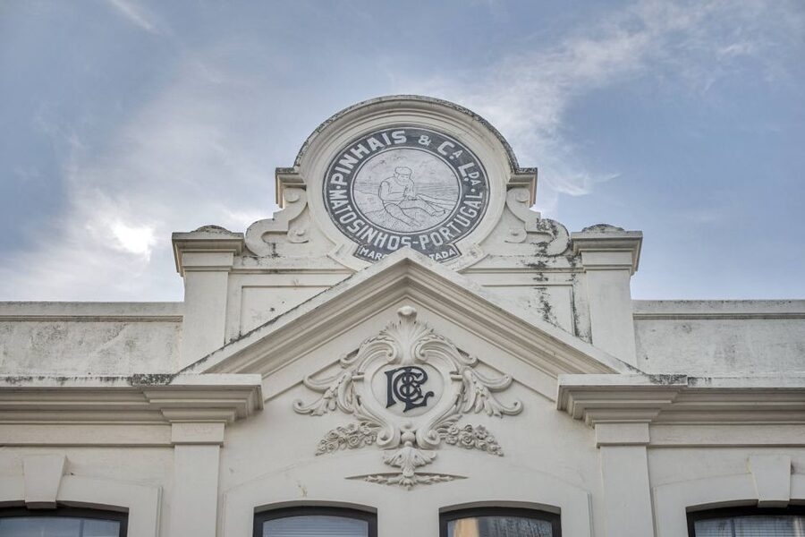 Matosinhos: Conservas Pinhais Factory Tour - Can-Tin Café tasting: the payoff, with wine or soda