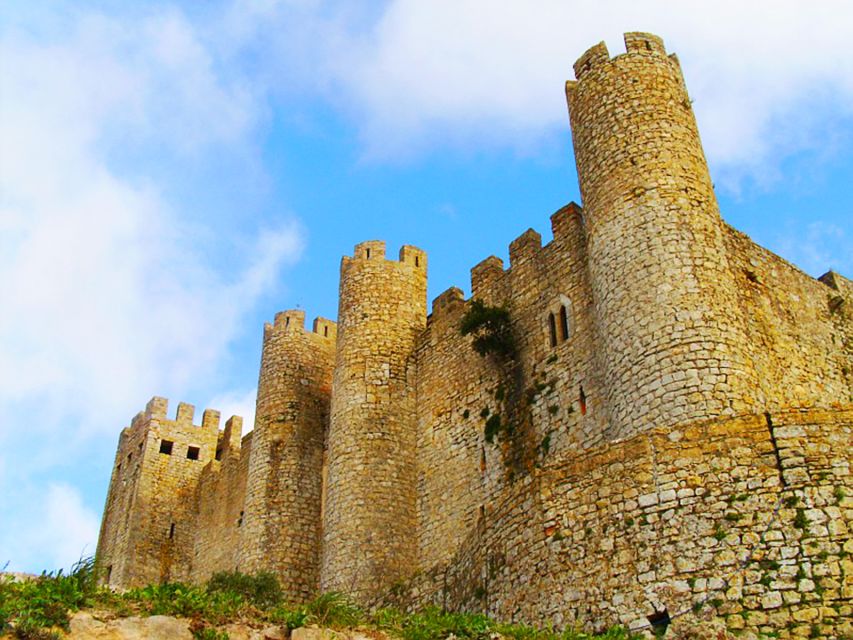 Óbidos, Nazaré & Alcobaça: Private Trip by Car - Hard Rock Cafe Lisboa pickup and the comfort of a 4-person day