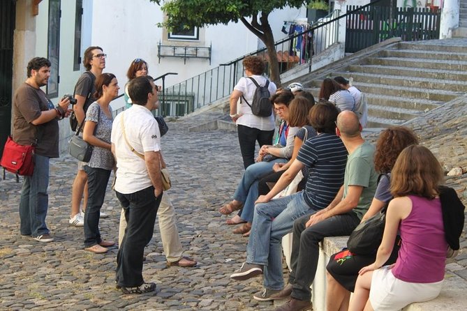 Old Lisbon: Alfama and Sao Jorge neighborhood 3-Hour Walking Tour - Up toward São Jorge: castle quarters and River Tagus views