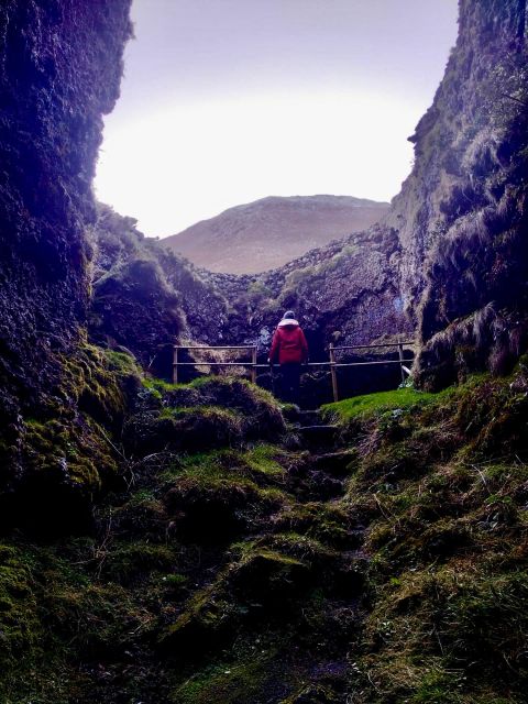 Pico island: Climb Mount Pico, highest mountain in Portugal - The last 15 minutes to Piquinho, hands-on for balance