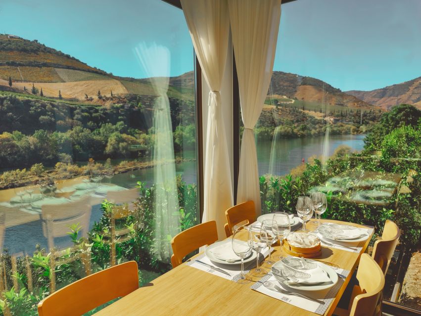 Pinhão: Douro River Boat Tour with Lunch - What to Bring for a Comfortable 3 Hours