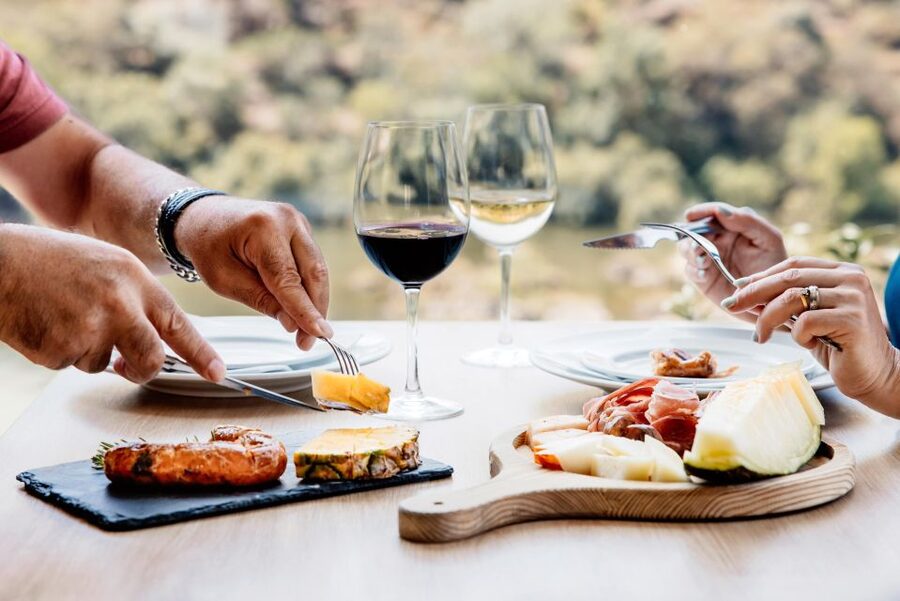 Pinhão: Douro River Boat Tour with Lunch - The Douro River Cruise (1h15): Views, Wine, and a Relaxed Tempo