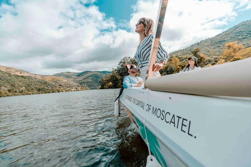 Pinhão: Douro River Solar Boat Tour with Wine Tasting - Who should book this Douro solar boat tour, and who should skip it