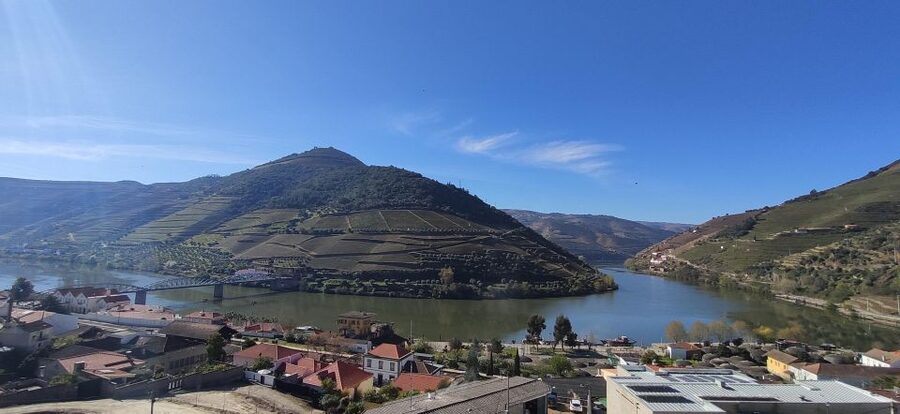 Pinhão: Douro Valley with Wine Tasting, Boat Trip and Lunch - Pinhão is the smart starting point for a full Douro day