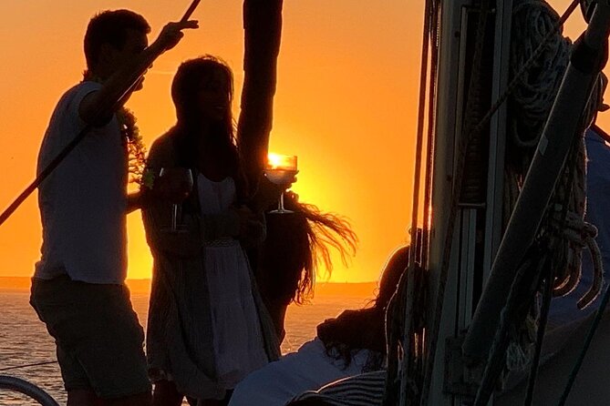 Port : Sail, Sip & Savor : Douro Boat Tour With Wine Tasting - Timing tips: sunset value, clouds, and why the 2 hours feel right