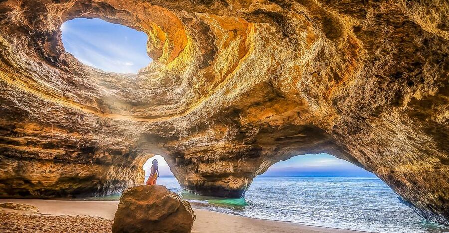 Portimão: Benagil Caves Speed Boat Tour with Sunset Option - Guides and languages: humor, facts, and who you might hear