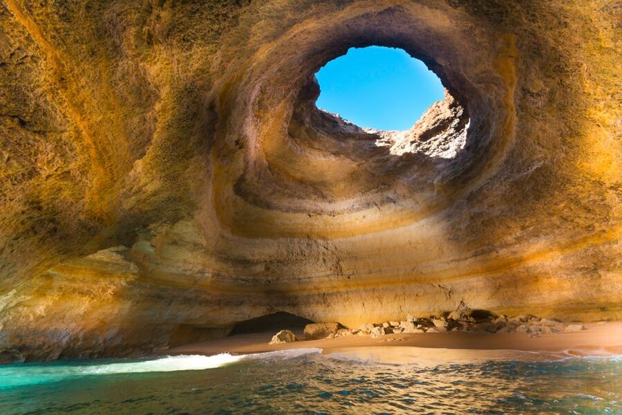 Portimão: Benagil Sea Caves Speedboat Adventure Tour - Finding the meeting point at the San Francisco Convent ruins
