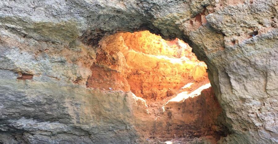 Portimão: Caves, Benagil and Algarve Coastline Boat Tour - Getting to Rua Simão Correia and Portimão Marina Gate J