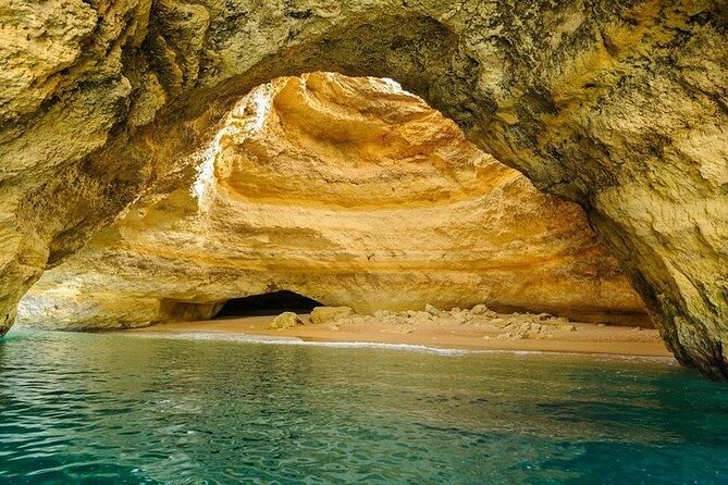 Portimão Private Boat Tour Caves Circuit and Coast Sightseeing - Meet the Crew: Friendly Guides and Capable Skippers