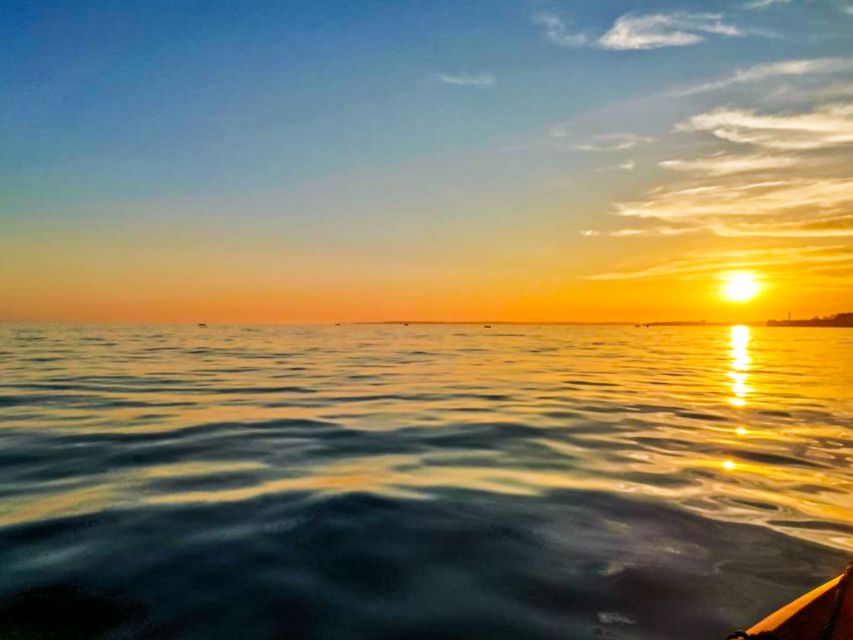 Portimão: Sunset Cruise to Benagil Cave - Alfanzina Lighthouse and the Benagil Beach Moment