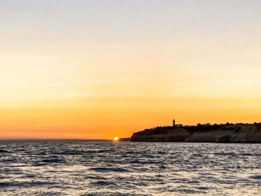 Portimão: Sunset Cruise to Benagil Cave - Crew, Languages, and Group Size: Getting the Most Out of the Commentary