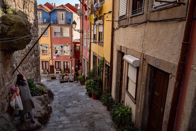 Porto 1/2 Day Walking Photo Tour & Portraits - Miradouro da Vitória: short viewpoint stop, strong payoff