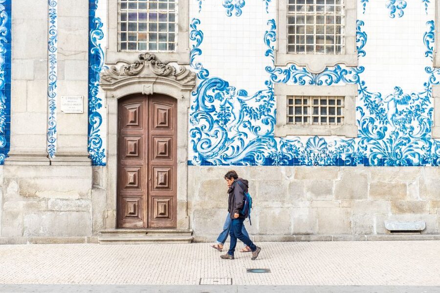 Porto: 3-Hour Guided City Highlights Walking Tour - Aliados Avenue to Clérigos Church, Iconic Sights With Street-Level Context