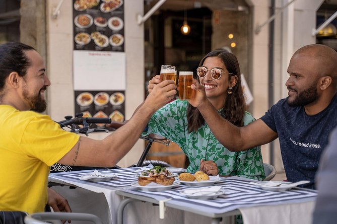 Porto: 3-Hour Old Town & Riverside Bike Tour - Guided Experience - Getting ready at Bluedragon City Tours