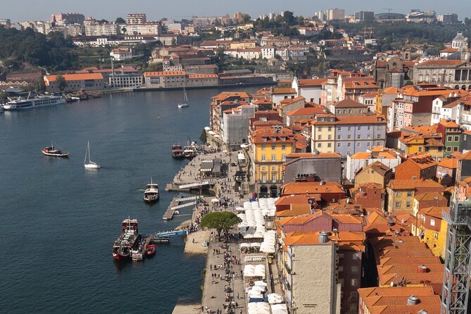 Porto 360°: Helicopter Flight, Guided Walking Tour & River Cruise - Meeting near the Portuguese Centre of Photography, then start easy