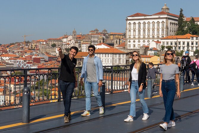 Porto 360°: Helicopter Flight, Guided Walking Tour & River Cruise - Riding the Douro: comfortable boat time and how to get narration