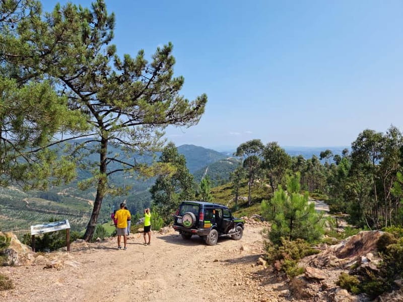 Porto: 4x4 Mountain Tour - Cookie shop gift and how to plan your day’s food