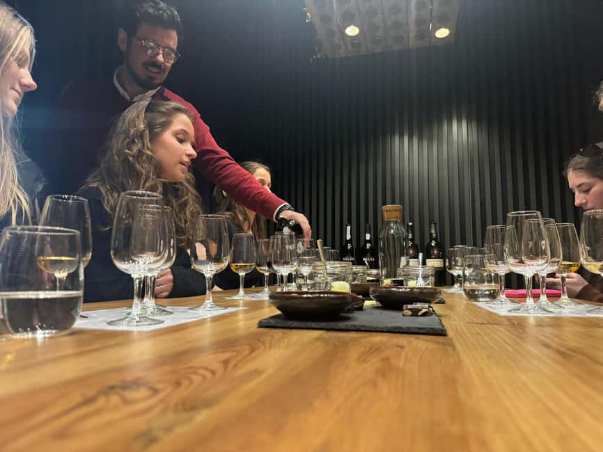 Porto: 5 Port Wine Tasting with Delicious Pairings - Should You Book This Porto Port Wine Tasting?