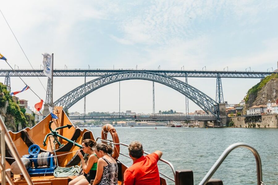 Porto: 6 Bridges Douro River Cruise - From Porto historic center to Gaia, then on to Freixo