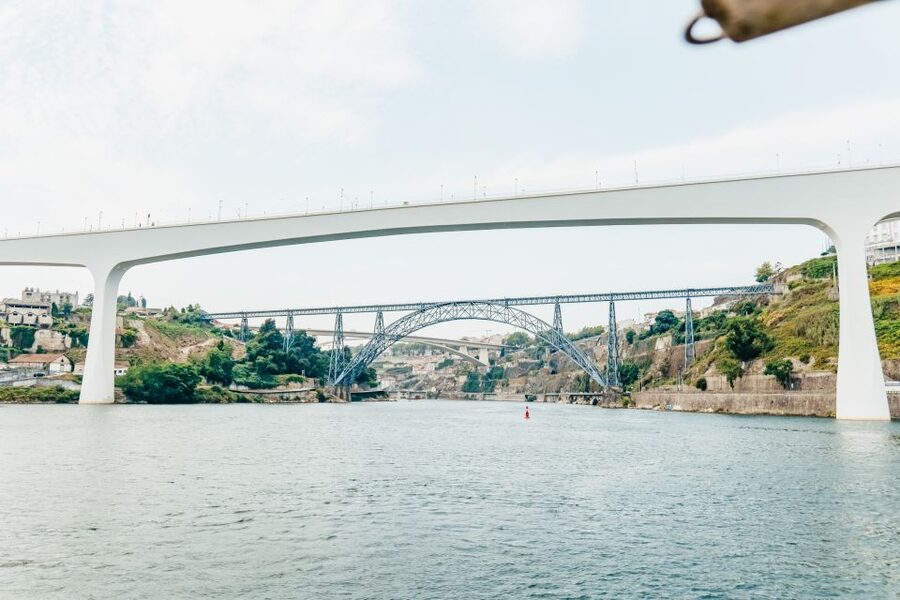 Porto: 6 Bridges Douro River Cruise - Guides and audio: what the narration feels like in real life