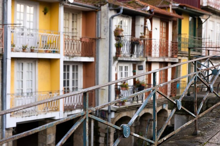 Porto: An Intimate Fado Show in a Historical Tavern - How to find it fast in Porto, and why timing matters