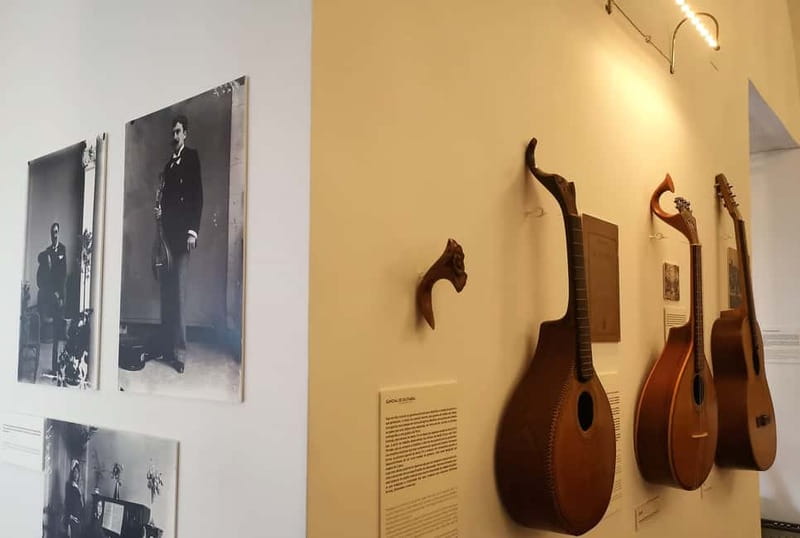 Porto: Authentic Fado Show, Port Wine & Handmade Instruments - The Port wine break: small drink, smart pacing
