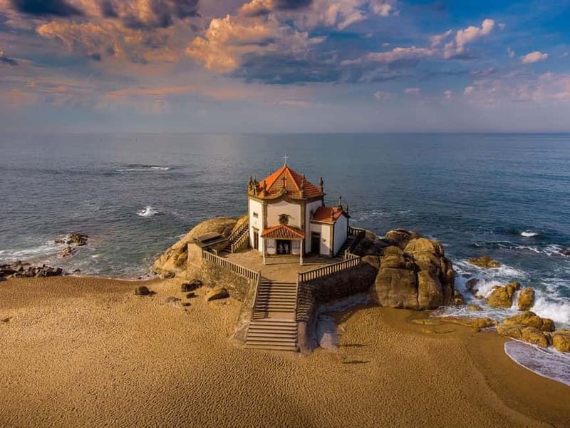 Porto:Aveiro, Cruise, Costa Nova & Capelha da Pedra Full Day - Porto to Aveiro and the coast in one 8.5 hour loop