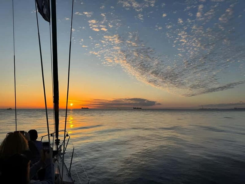Porto: Best Charming Sailboat Cruise Sunset - Why a Douro Sunset Sail beats the Shore View