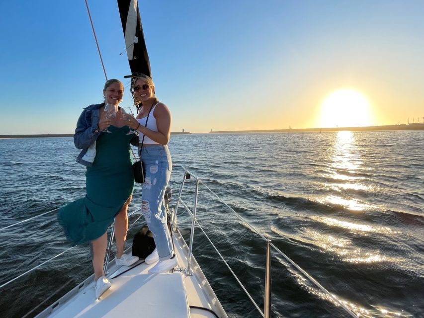 Porto: Best Charming Sailboat Cruise Sunset - Jardim do Passeio Alegre to Felgueiras Lighthouse: where the coast mood starts