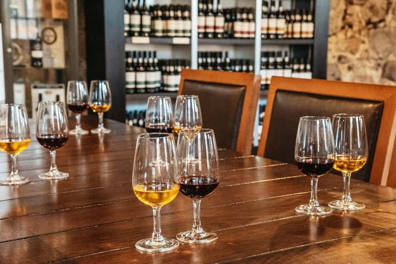 Porto: Bridges Cruise with Wine Cellar Tour or Sunset Option - Getting There and Picking the Best Spot on the Boat