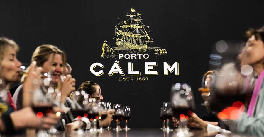 Porto: Cálem Cellar Tour, Interactive Museum & Wine Tasting - The 30-minute cellar tour in your language