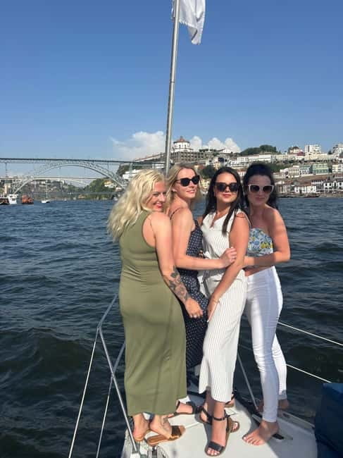 Porto: City Views or Sunset Tour with Drinks - What makes the guiding style work on a short cruise