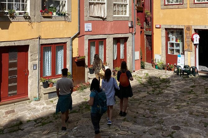 PORTO city Walking Tour - Igreja dos Carmelitas and the strange geometry of Porto’s churches