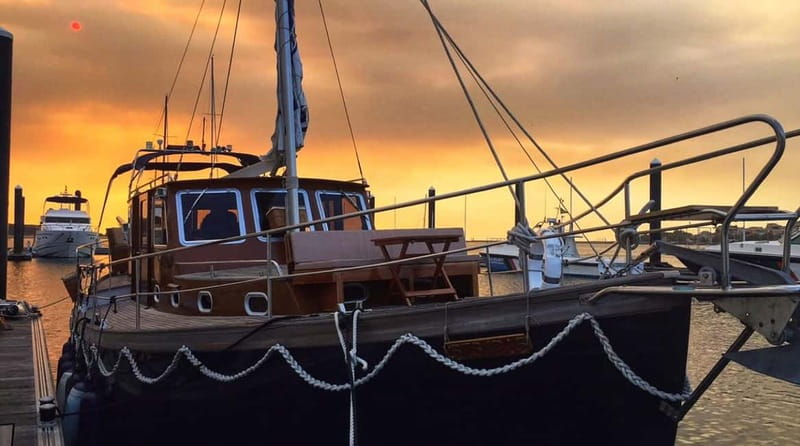 Porto: Classic Sailboat Cruise Along the Douro River - A classic sailboat cruise that stays photo-friendly