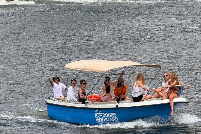 Porto:Douro River boat tour under the 6 bridges - What makes the small boat feel different from the big-boat options